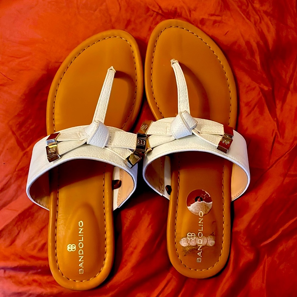 White Bandolino sandals sz 8